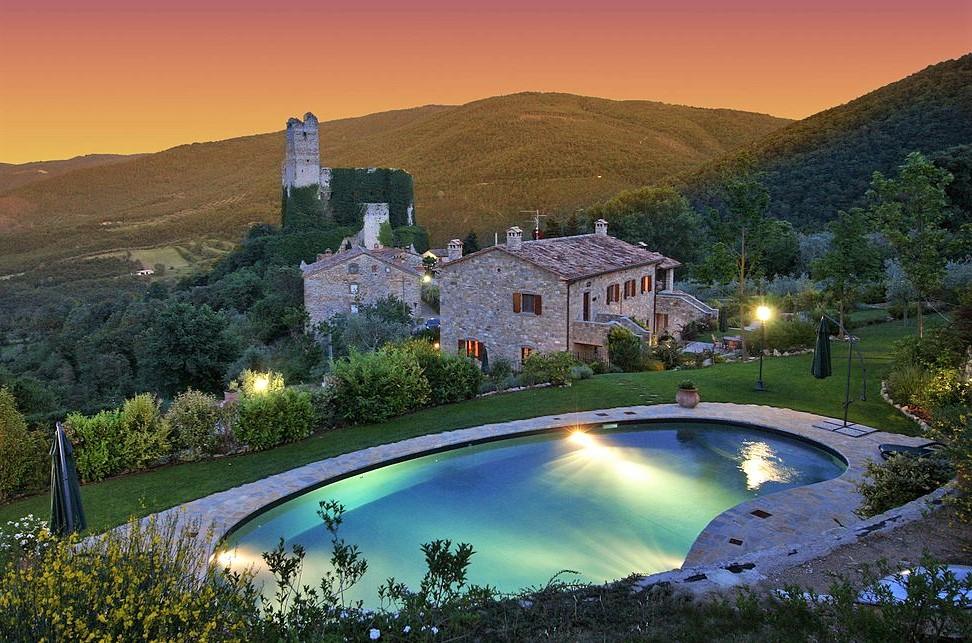 Agriturismo_Rocca_di_Pierle,_Cortona_-_panoramio_(1)