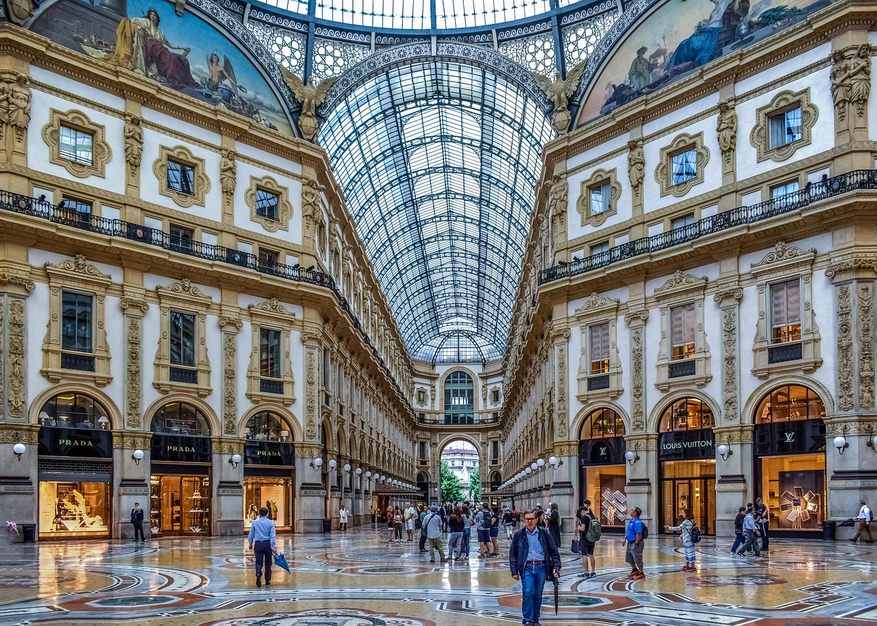 File:Milano, Galleria Vittorio Emanuele II, 2016-06 CN-02.jpg