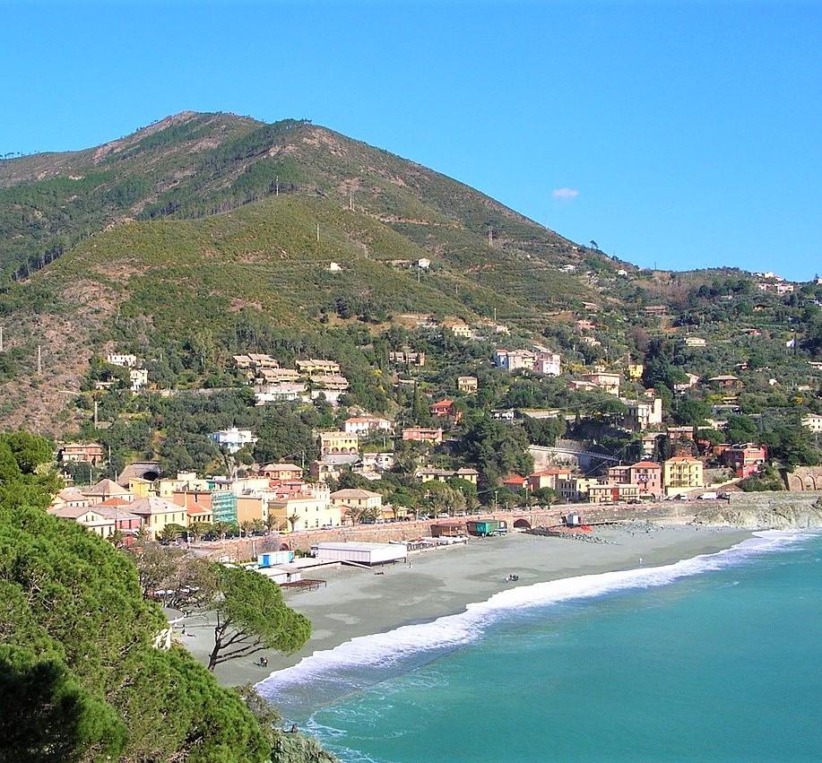 1280px-Bonassola_055