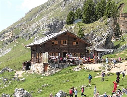 512px-Rifugio_Pertini