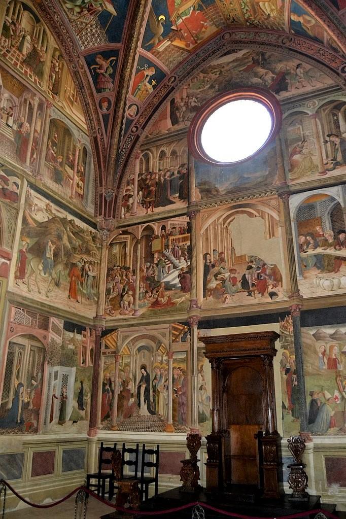 682px-Atri_-_Interno_duomo_1